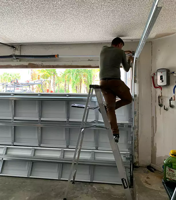 Garage Door Roller Replacement Doral in Doral, FL